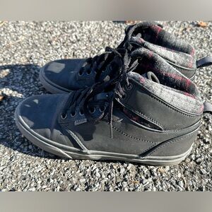 Vans sz 7 Atwood Hi high-top Flannel Sneaker Skateboard